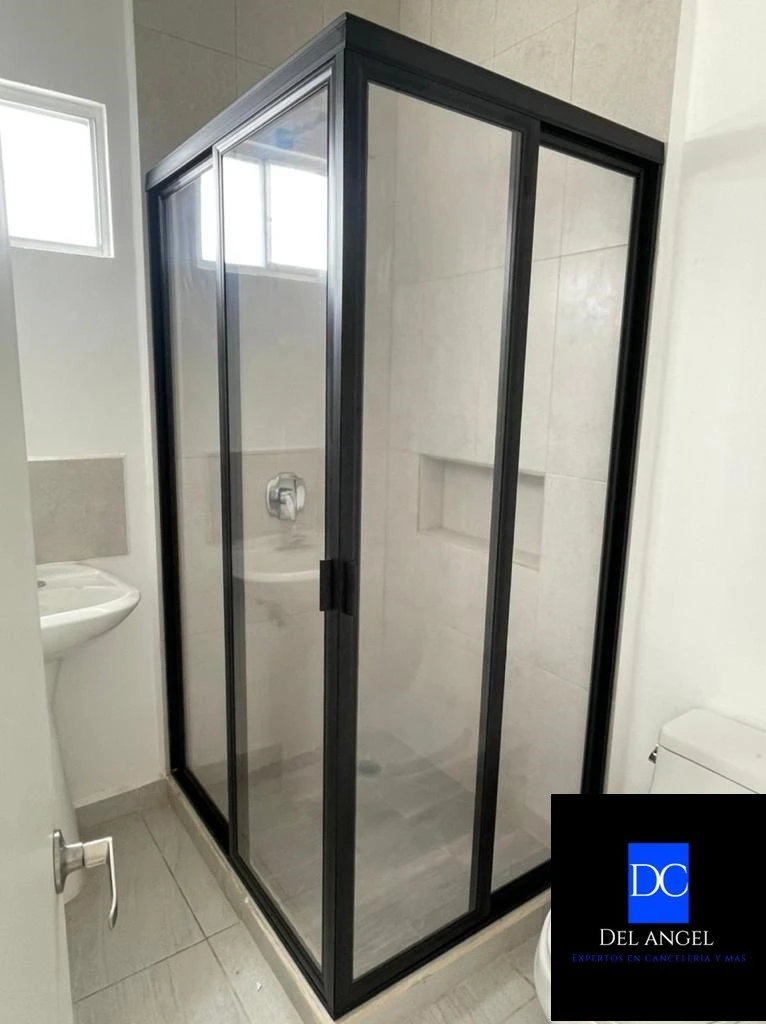Cancelería Angular de Baño
